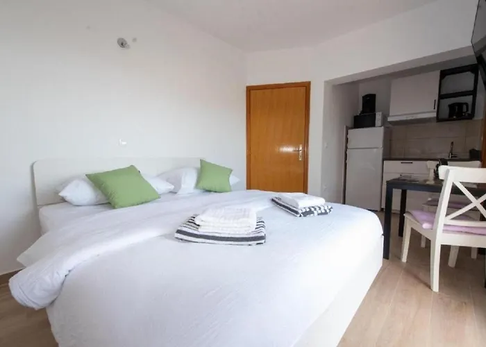 Apartment Mir
